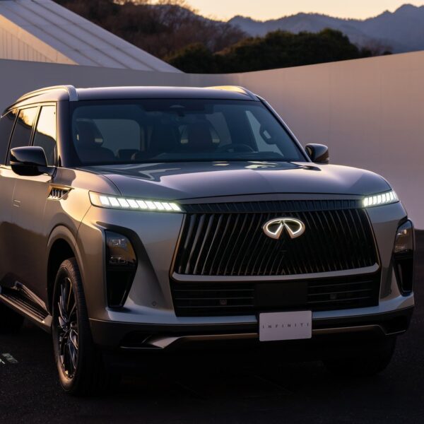 صور سيارة إنفينيتي QX80 للعام 2025 الجديدة كلياً